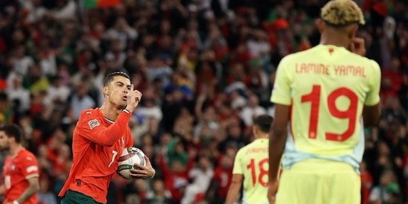 Bàn thắng gỡ hòa của Ronaldo cân bằng tỷ số 2 - 2